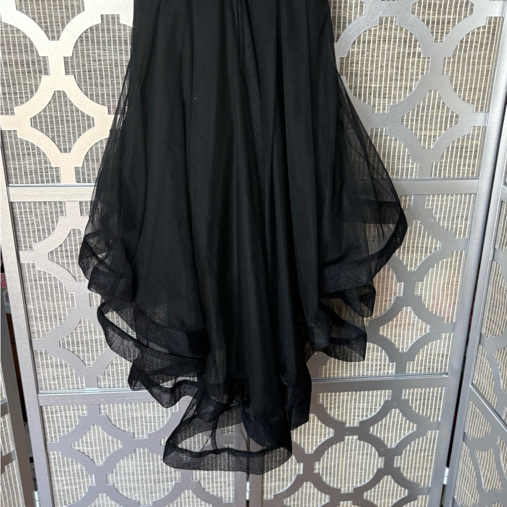 Elegant Black Lace High-Low Dress - Picture 10 of 11
